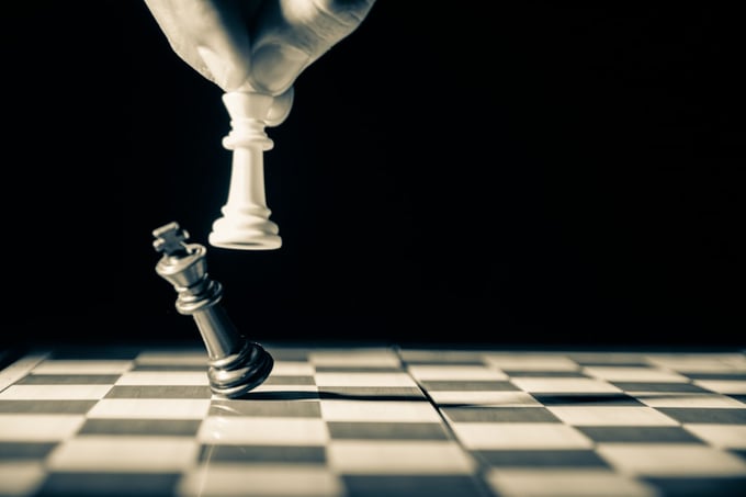 Kriz Zamanlarında Altın ve Gümüş Yatırımı: Riskler, Fırsatlar ve Stratejiler